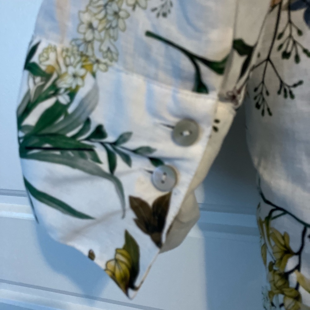 Chico’s linen blouse - Picture 4 of 5